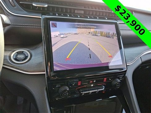 Used 2023 Jeep Grand Cherokee Limited image 18