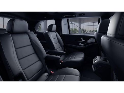 Used 2023 Mercedes-Benz GLS 450 4MATIC image 5