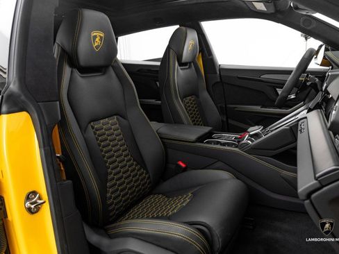 Used 2024 Lamborghini Urus S image 42