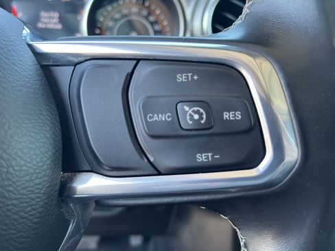 Used 2021 Jeep Wrangler Unlimited Sahara AWD/4WD image 21