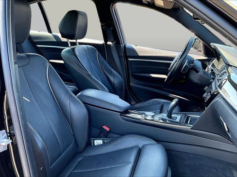 Used 2018 BMW 330e w/ Premium Package RWD image 8