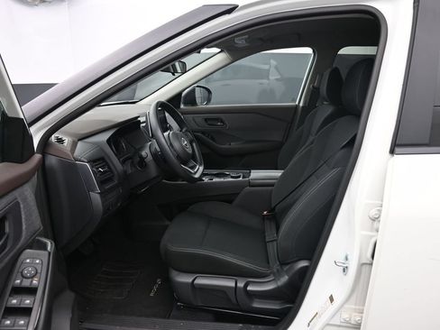 Used 2023 Nissan Rogue S AWD/4WD image 21