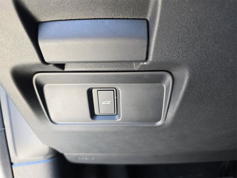 Certified 2025 Land Rover Discovery Sport S image 26