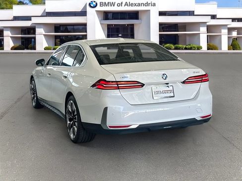 Used 2024 BMW 530i xDrive w/ Premium Package AWD/4WD image 7