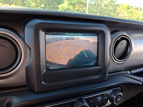 Used 2020 Jeep Wrangler Unlimited Sport AWD/4WD image 18