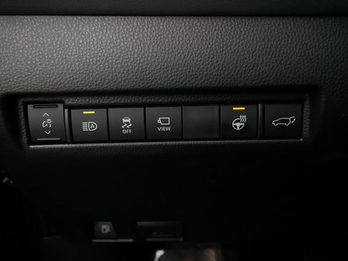 Used 2024 Toyota Venza Limited image 26