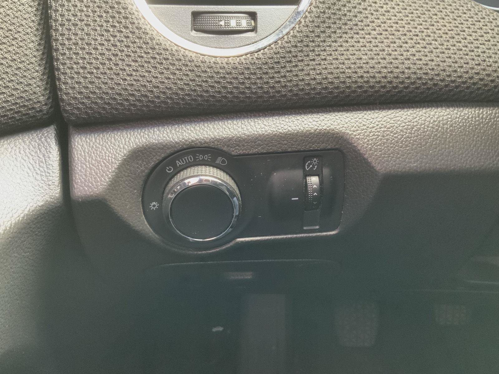 Used 2013 Chevrolet Cruze LT FWD image 16