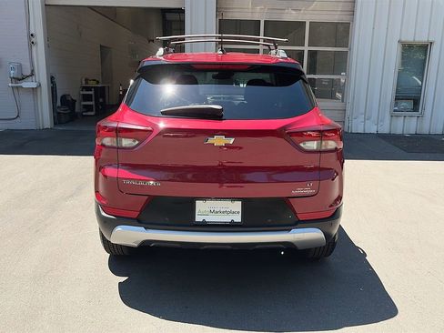 Used 2021 Chevrolet TrailBlazer LT w/ Convenience Package FWD image 6