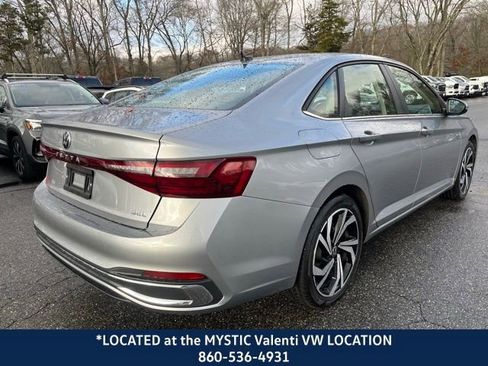 Certified 2025 Volkswagen Jetta SEL image 7