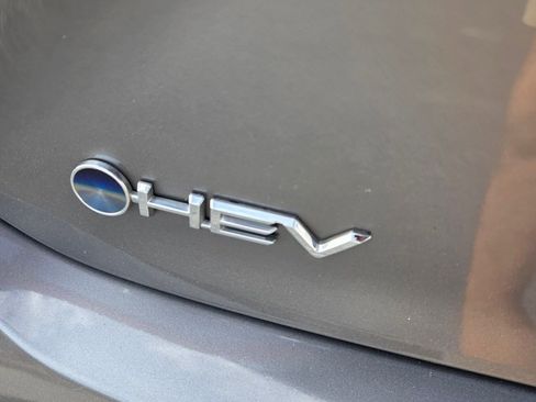 Used 2025 Toyota Camry SE image 11