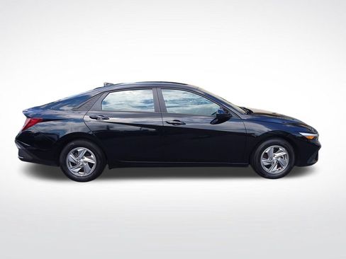 Certified 2024 Hyundai Elantra SE FWD image 8