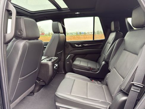 Used 2024 GMC Yukon Denali image 9