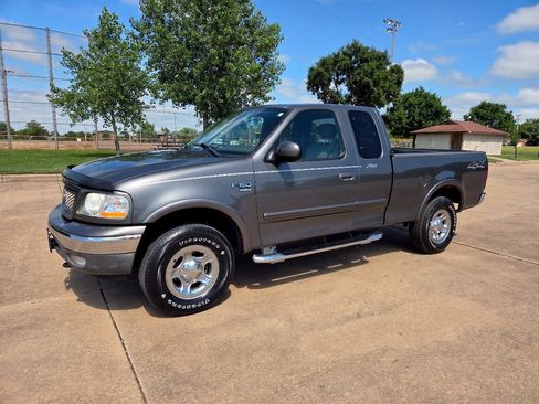 Used 2003 Ford F150 Lariat AWD/4WD image 2