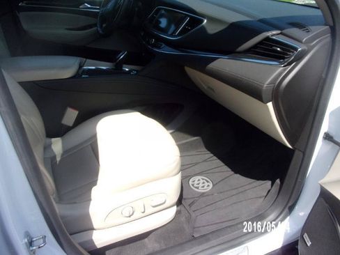 Used 2018 Buick Enclave Premium w/ Experience Buick Package AWD/4WD image 14