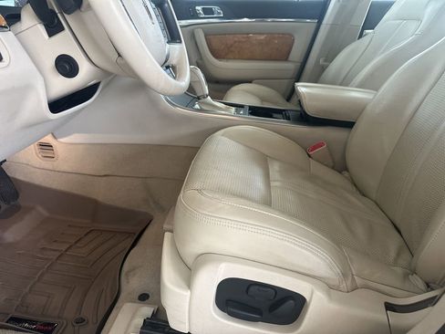 Used 2010 Lincoln MKS image 13