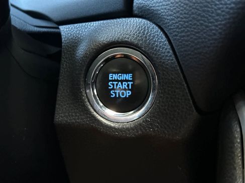 Used 2022 Toyota RAV4 XLE image 24