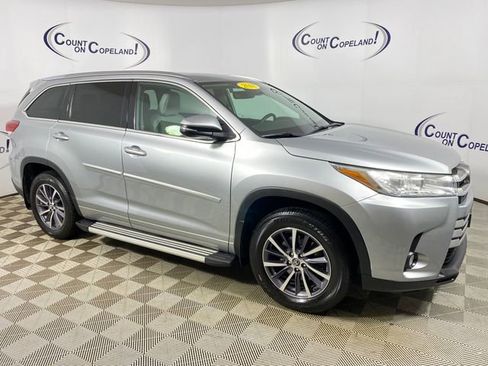 Used 2018 Toyota Highlander XLE image 1