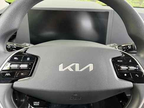 Used 2026 Kia Niro LX FWD image 25