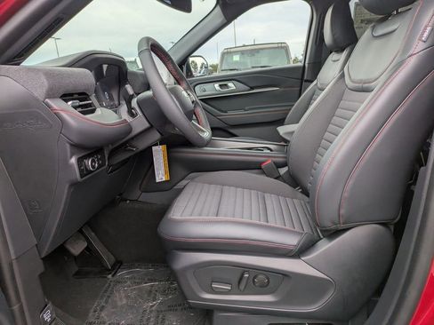 New 2026 Ford Explorer ST-Line w/ ST-Line Street Pack image 24