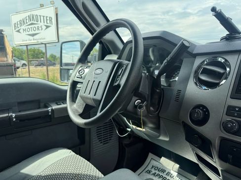 Used 2014 Ford F250 XLT w/ FX4 Off-Road Package AWD/4WD image 16