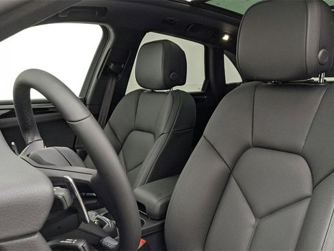 Used 2022 Porsche Macan image 34