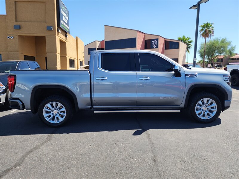 Used 2023 GMC Sierra 1500 Denali w/ Technology Package AWD/4WD image 2
