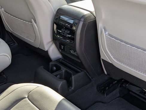 Used 2022 Jeep Grand Cherokee L Overland w/ Luxury Tech Group IV RWD image 33