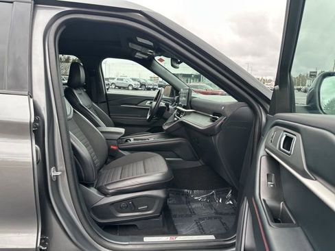 Used 2025 Ford Explorer ST-Line w/ Premium Package AWD/4WD image 12