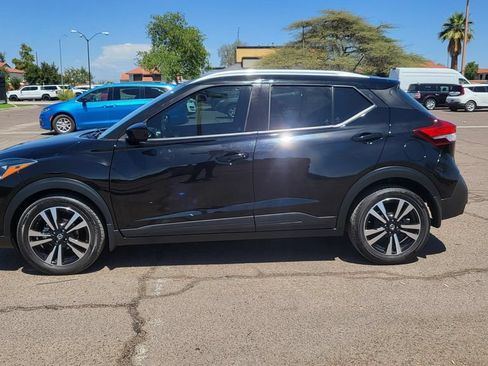 Used 2019 Nissan Kicks SV FWD image 5