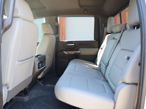 Used 2021 Chevrolet Silverado 2500 LTZ w/ LTZ Convenience Package image 13