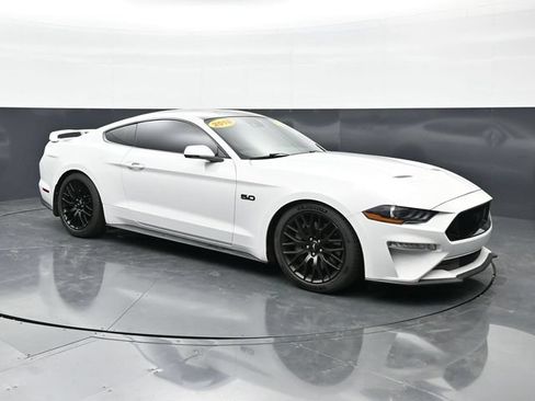Used 2018 Ford Mustang GT Premium w/ Equipment Group 401A RWD image 3