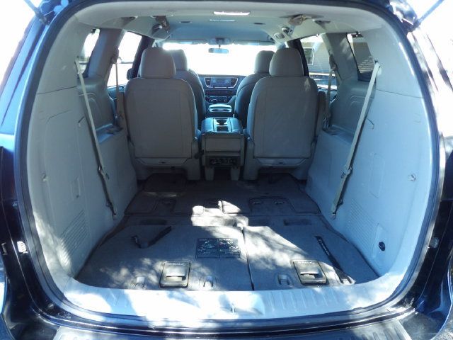 Used 2016 Kia Sedona LX w/ Option Group 020 FWD image 10