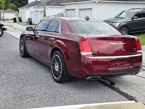 Used 2019 Chrysler 300 Limited AWD/4WD image 7