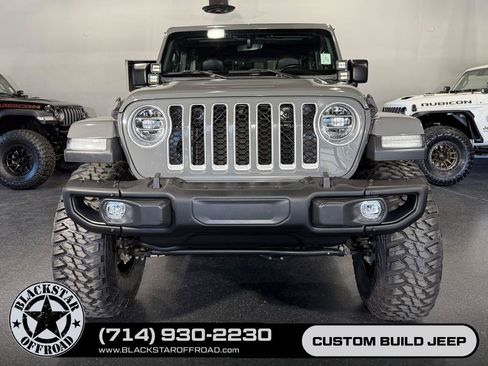 Used 2020 Jeep Gladiator Overland w/ Popular Equipment Package AWD/4WD image 3
