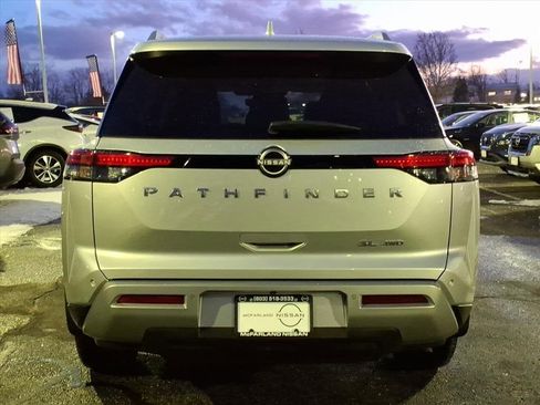 Certified 2024 Nissan Pathfinder SL image 4