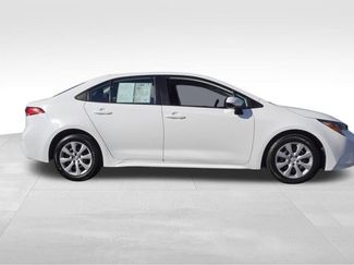 Used 2023 Toyota Corolla LE video 2