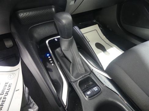 Used 2022 Toyota Corolla LE image 37