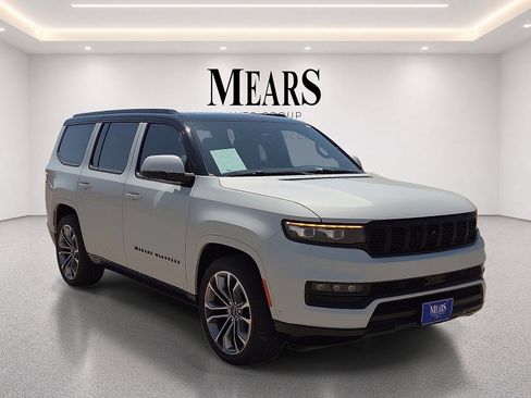 Used 2022 Jeep Grand Wagoneer Series III AWD/4WD image 7