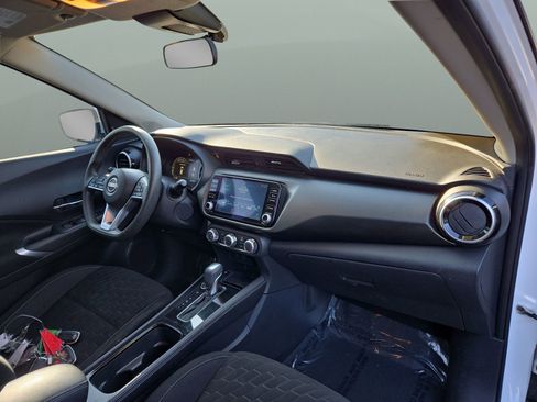 Used 2023 Nissan Kicks SV image 16