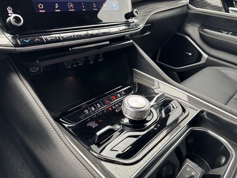 Used 2022 Jeep Wagoneer Series III w/ Rear Seat Video Group 1 image 23