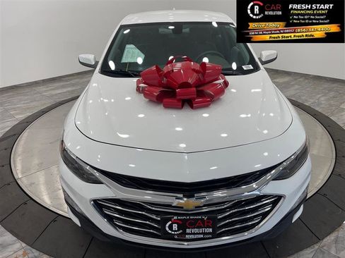 Used 2022 Chevrolet Malibu LT FWD image 2