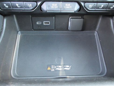 Certified 2021 GMC Yukon SLT image 31