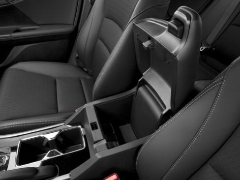 Used 2017 Honda Accord Sport image 15