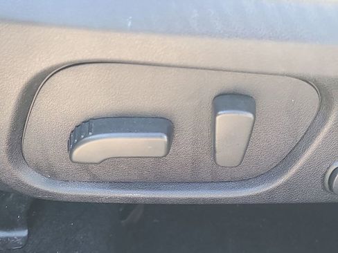 Used 2017 Subaru Forester 2.5i Premium w/ All-Weather Package image 25