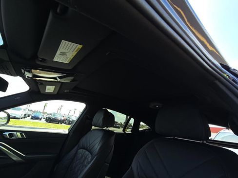 Used 2025 BMW X6 xDrive40i AWD/4WD image 8