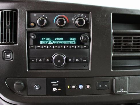 Used 2020 Chevrolet Express 3500 w/ Driver Convenience Package RWD image 26