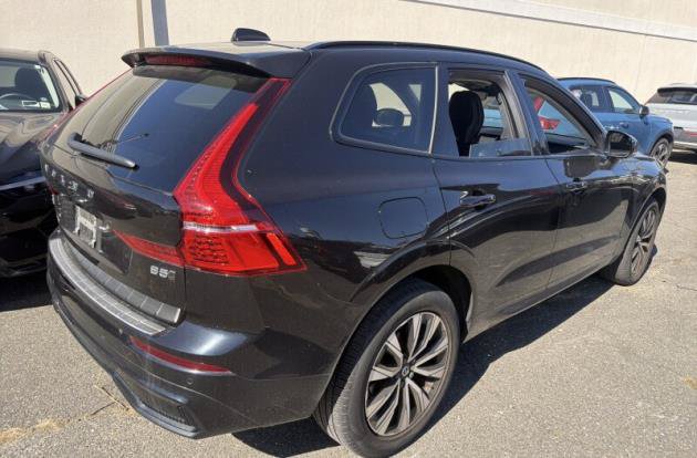 Used 2024 Volvo XC60 B5 Core w/ Protection Package Premier AWD/4WD image 3