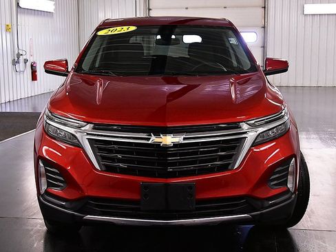 Used 2023 Chevrolet Equinox LT image 2