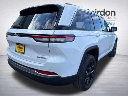 Used 2023 Jeep Grand Cherokee Limited image 8