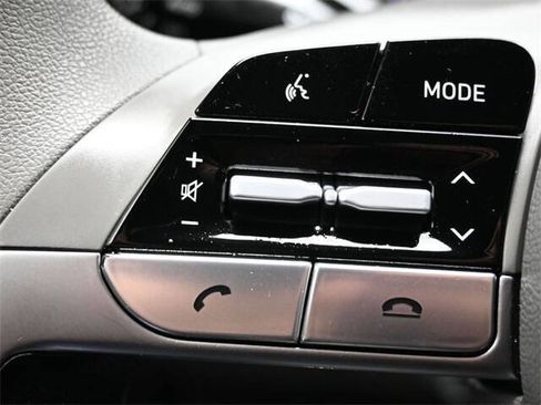 Used 2021 Hyundai Elantra SEL image 24